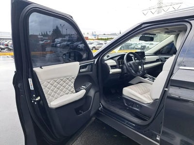 Photo of a 2023 Mitsubishi Outlander AWD SE 4DR SUV for sale