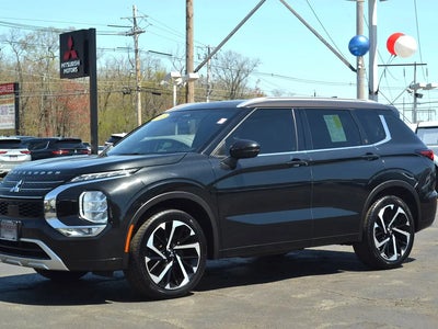 Photo of a 2023 Mitsubishi Outlander AWD SE 4DR SUV for sale