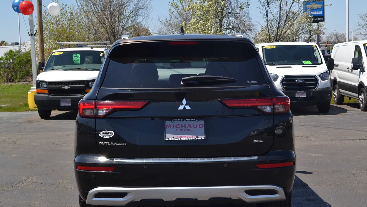 2023 Mitsubishi Outlander SE