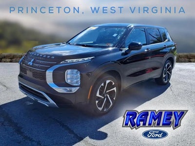 Photo of a 2024 Mitsubishi Outlander AWD SE 4DR SUV for sale