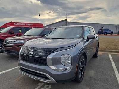 Photo of a 2024 Mitsubishi Outlander AWD SE 4DR SUV for sale