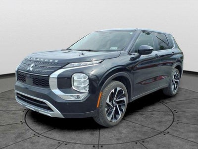 Photo of a 2024 Mitsubishi Outlander AWD SE 4DR SUV for sale