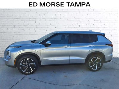 Photo of a 2024 Mitsubishi Outlander AWD SE 4DR SUV for sale