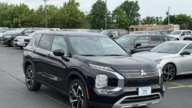 Preowned 2024 Mitsubishi Outlander SE for Sale