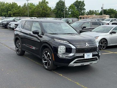 Photo of a 2024 Mitsubishi Outlander AWD SE 4DR SUV for sale