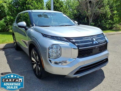 Photo of a 2025 Mitsubishi Outlander AWD SE 4DR SUV for sale