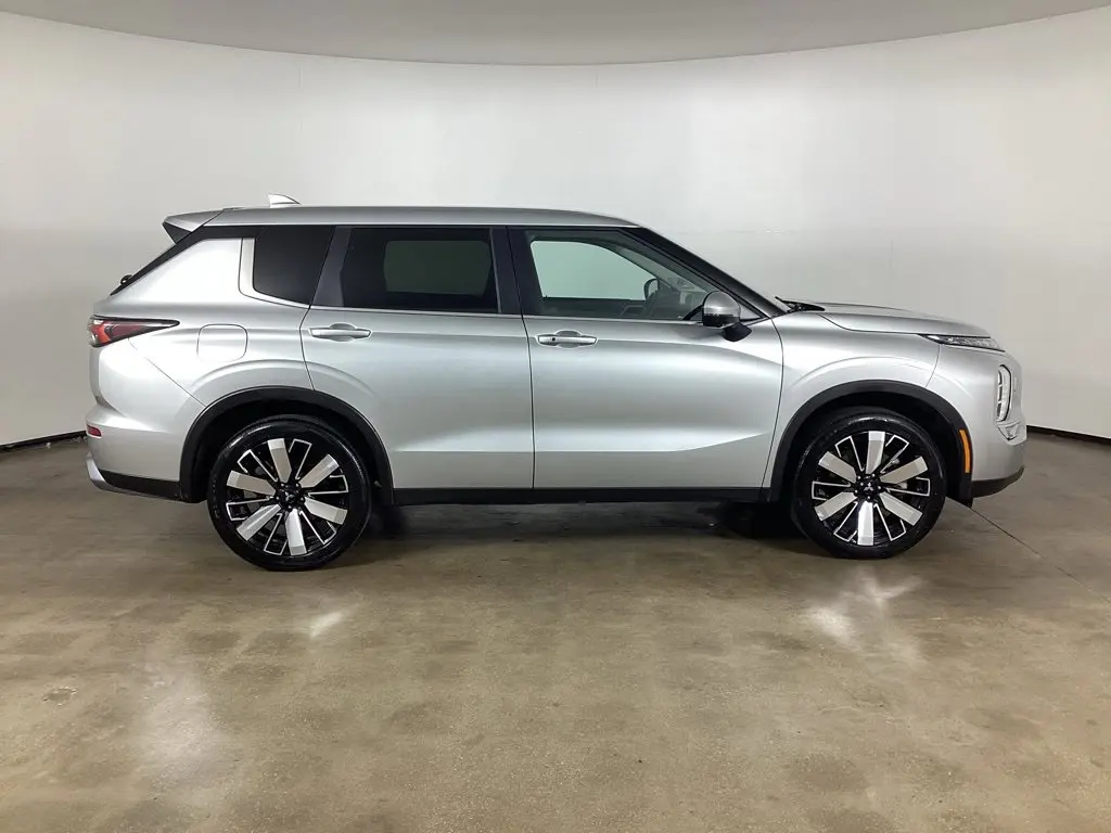 2025 Mitsubishi Outlander - $25,564
