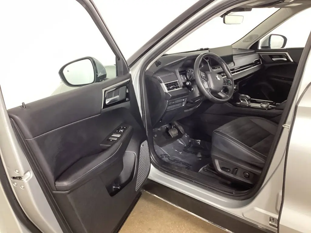 2025 Mitsubishi Outlander - $25,564
