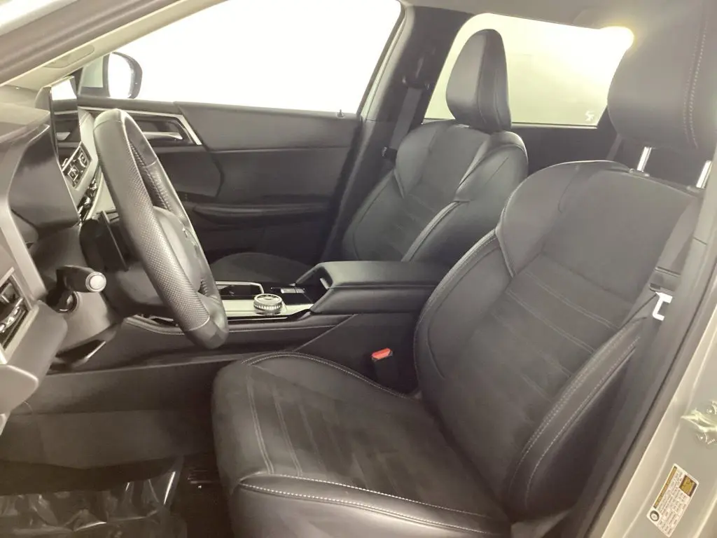 2025 Mitsubishi Outlander - $25,564