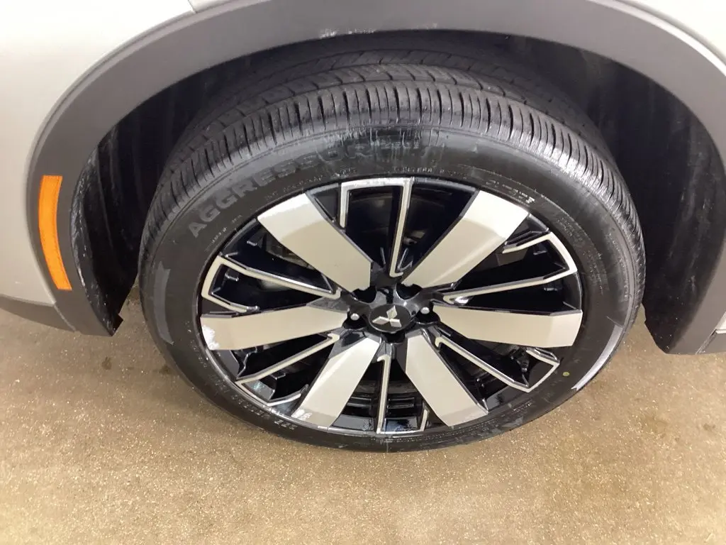 2025 Mitsubishi Outlander - $25,564