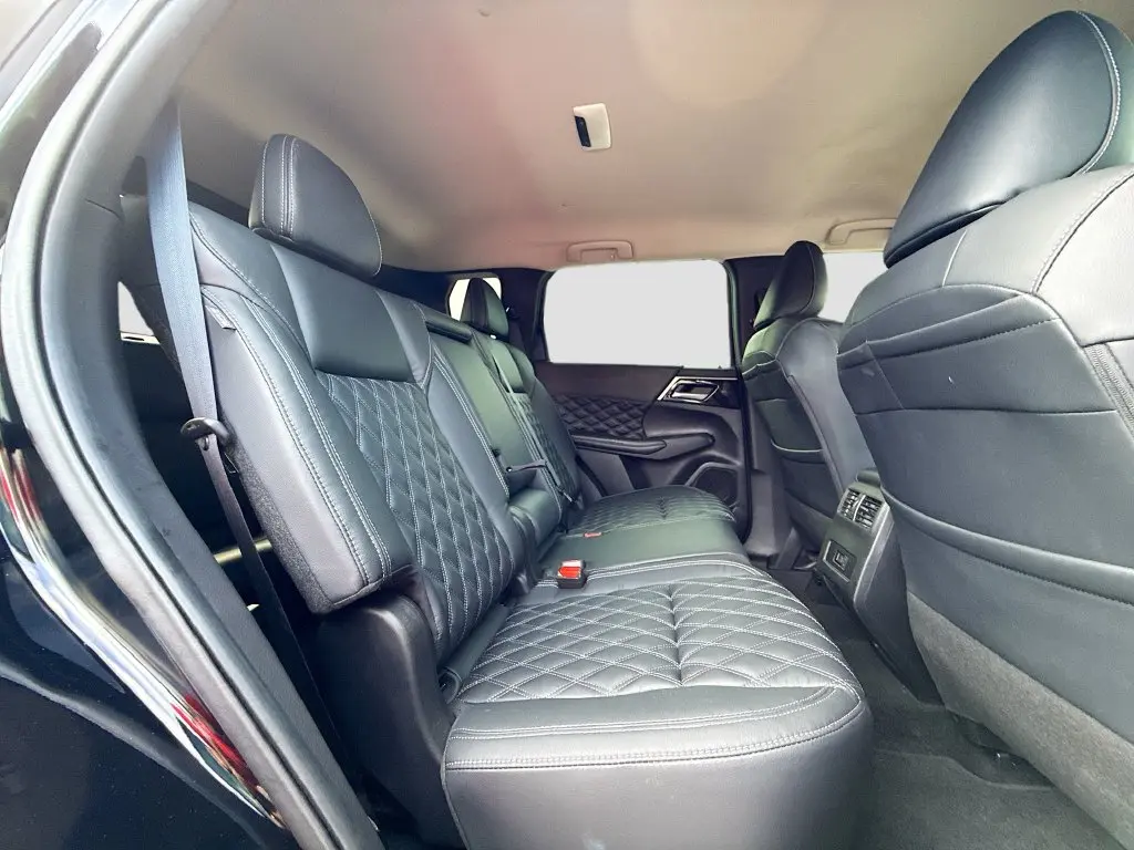 2022 Mitsubishi Outlander - $16,186