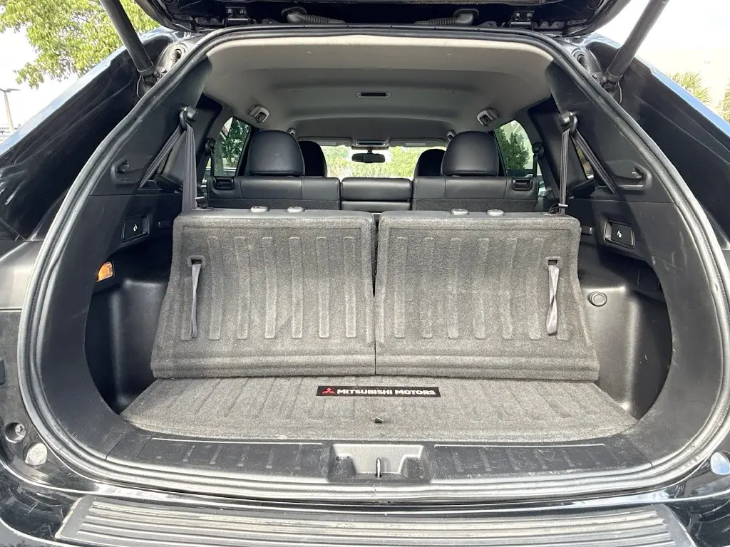 2022 Mitsubishi Outlander - $16,186