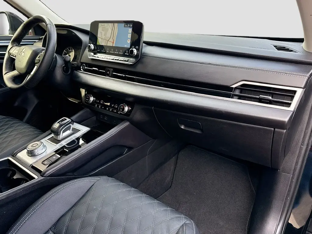 2022 Mitsubishi Outlander - $16,186