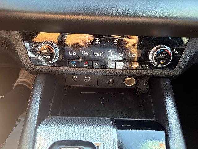 2022 Mitsubishi Outlander - $19,757