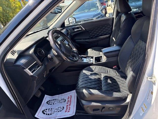 2022 Mitsubishi Outlander - $19,179