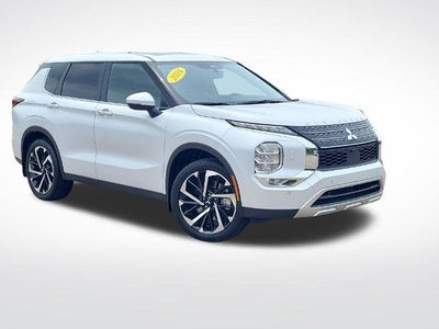 Photo of a 2024 Mitsubishi Outlander AWD SE 4DR SUV for sale