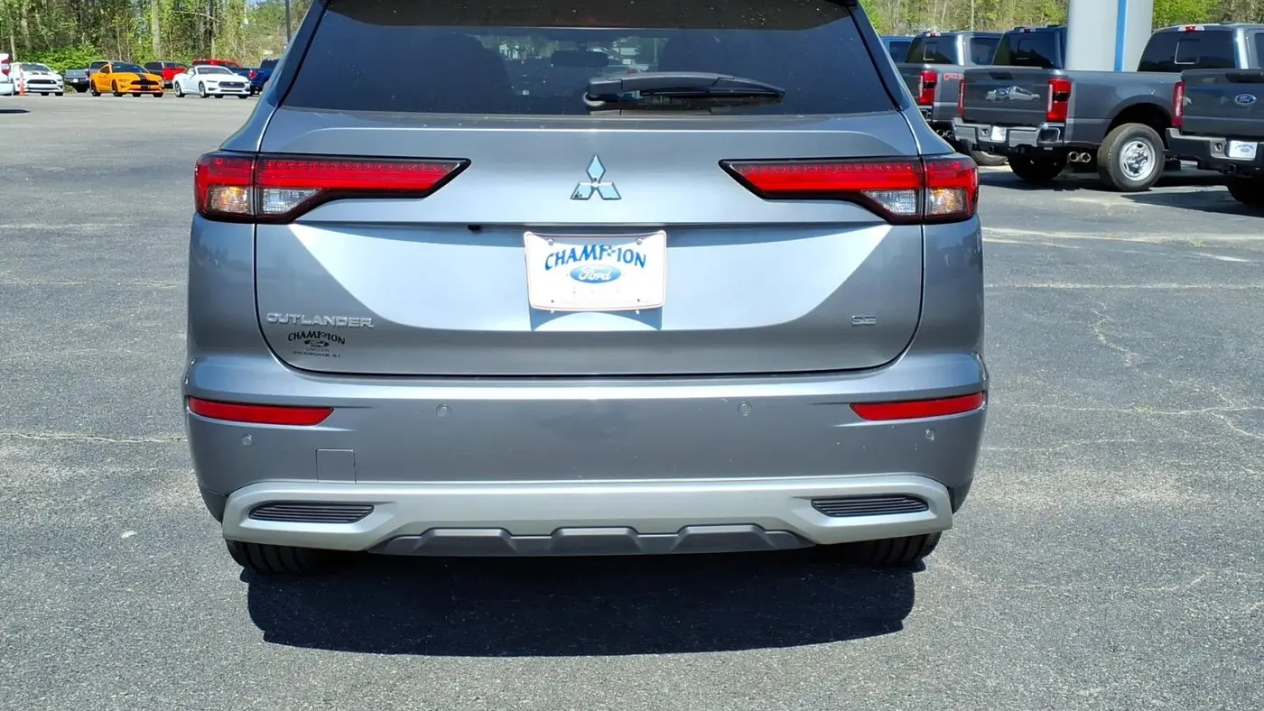 2024 Mitsubishi Outlander SE