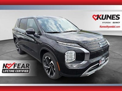 Photo of a 2024 Mitsubishi Outlander AWD SE 4DR SUV for sale