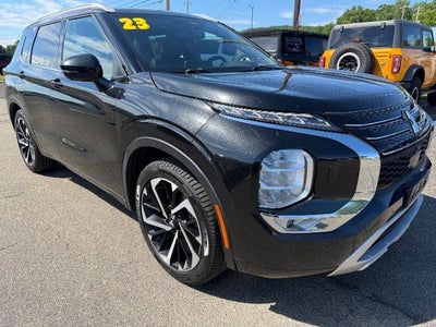 Photo of a 2023 Mitsubishi Outlander AWD SE 4DR SUV for sale