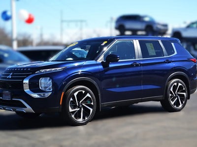 Photo of a 2024 Mitsubishi Outlander AWD SE 4DR SUV for sale