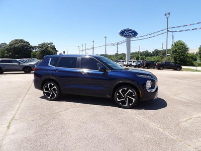 Photo of a 2024 Mitsubishi Outlander AWD SE 4DR SUV for sale