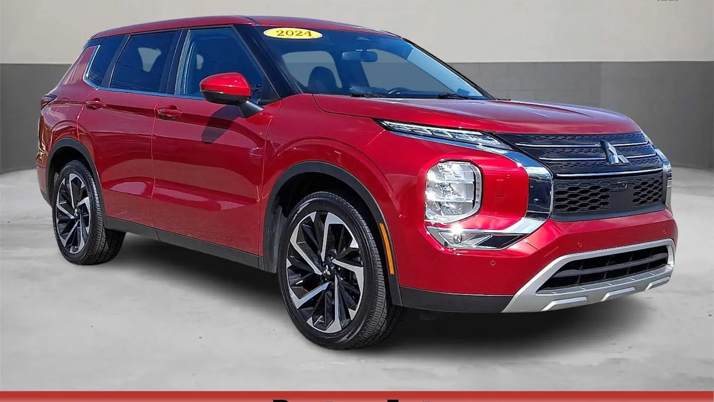 Preowned 2024 Mitsubishi Outlander SE for Sale