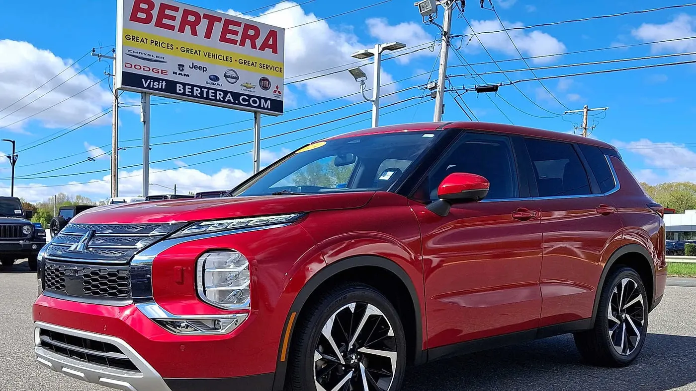 2024 Mitsubishi Outlander SE
