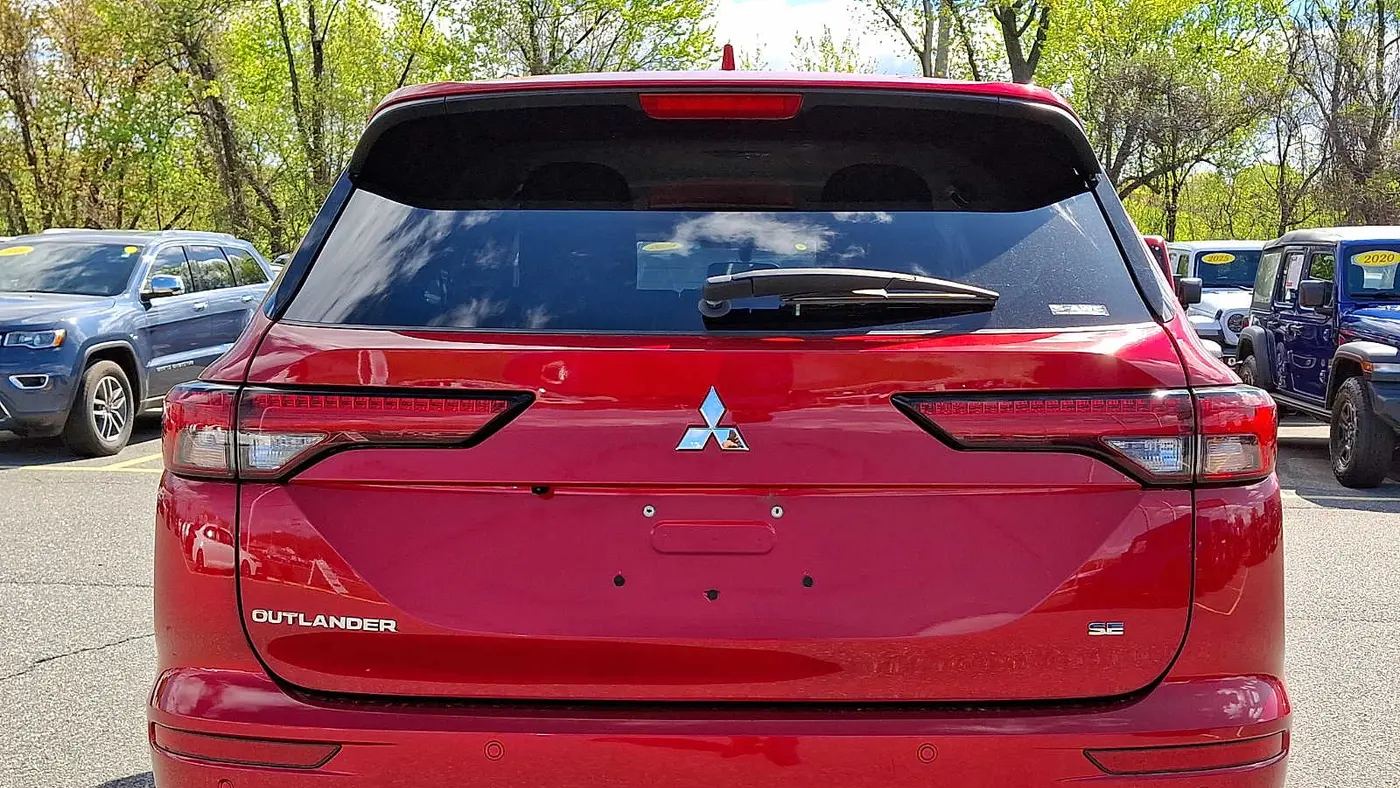 2024 Mitsubishi Outlander SE