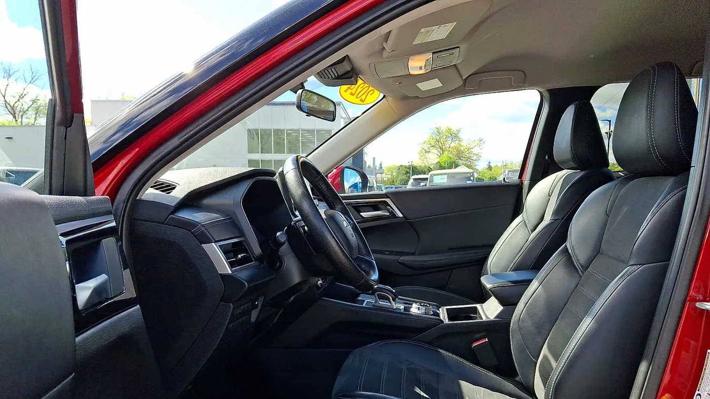 2024 Mitsubishi Outlander SE
