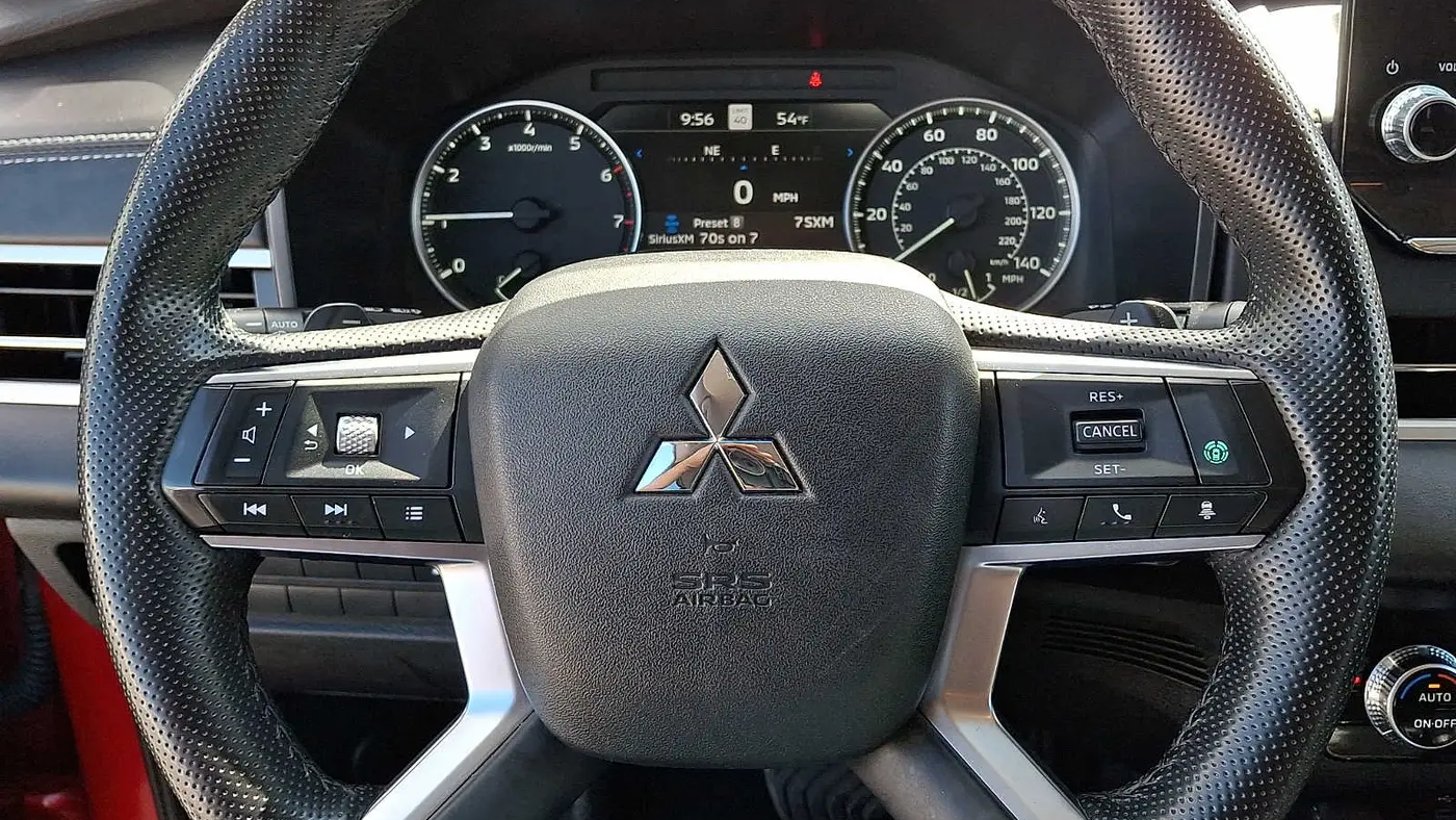 2024 Mitsubishi Outlander SE