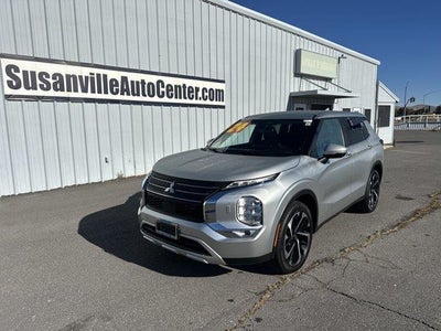 Photo of a 2024 Mitsubishi Outlander AWD SE 4DR SUV for sale