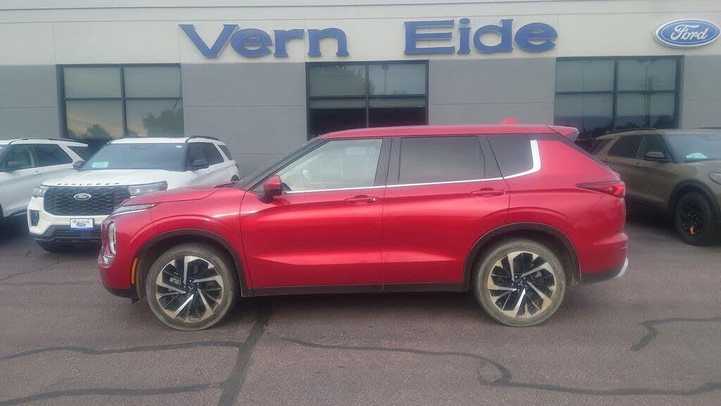 Preowned 2024 Mitsubishi Outlander SE for Sale
