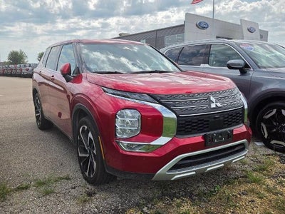 Photo of a 2024 Mitsubishi Outlander AWD SE 4DR SUV for sale
