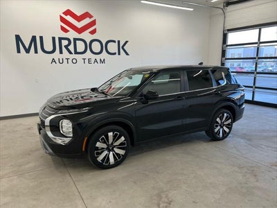 Photo of a 2025 Mitsubishi Outlander AWD SE 4DR SUV for sale