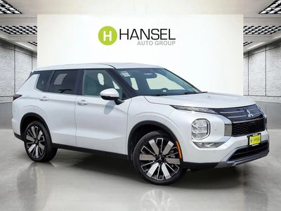 Photo of a 2025 Mitsubishi Outlander AWD SE 4DR SUV for sale