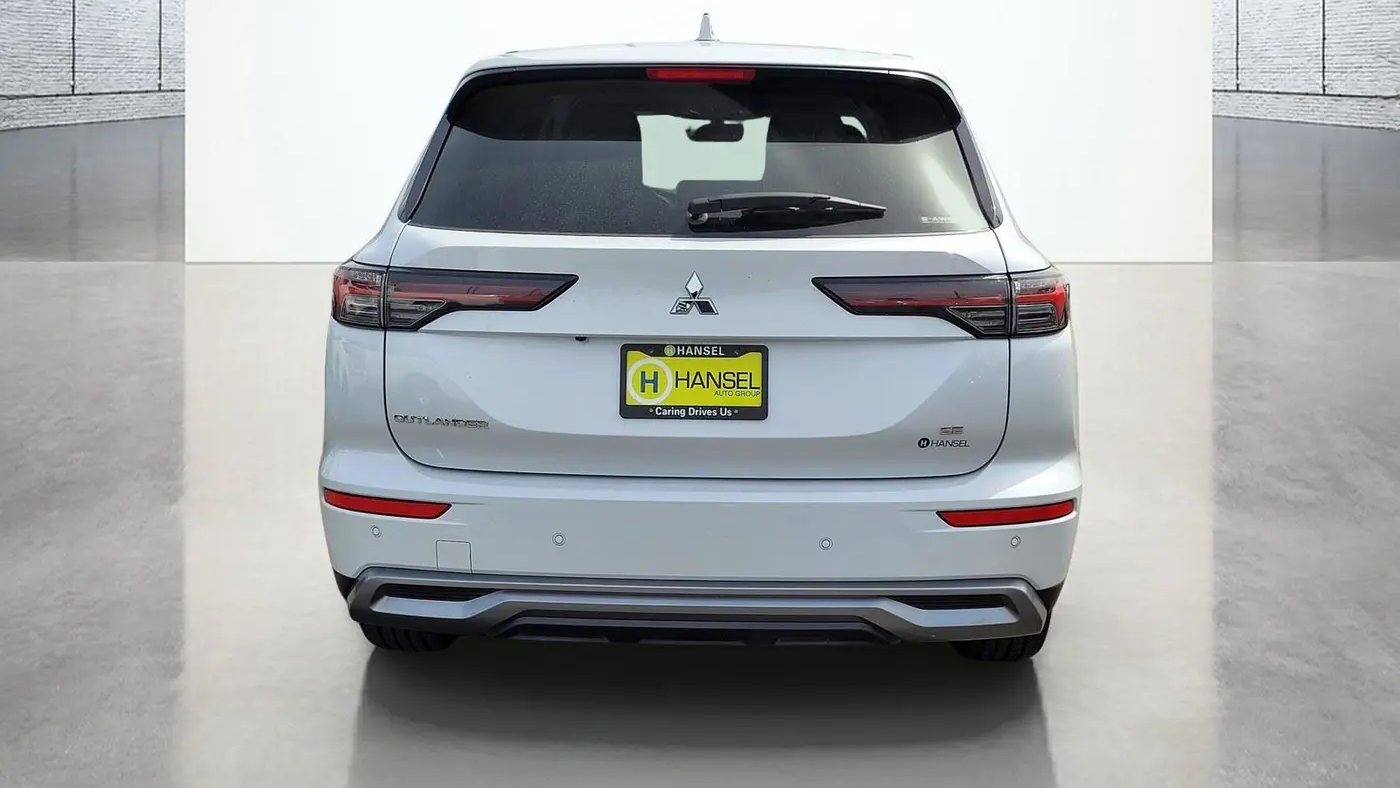 2025 Mitsubishi Outlander SE