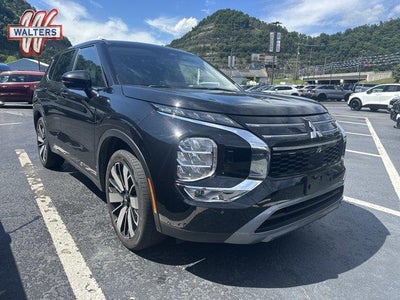 Photo of a 2025 Mitsubishi Outlander AWD SE 4DR SUV for sale