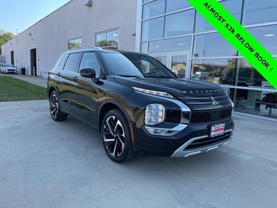 Photo of a 2022 Mitsubishi Outlander AWD SEL 4DR SUV for sale