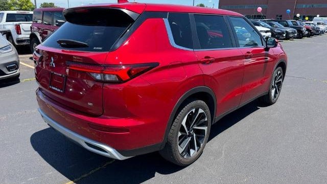 2024 Mitsubishi Outlander SE