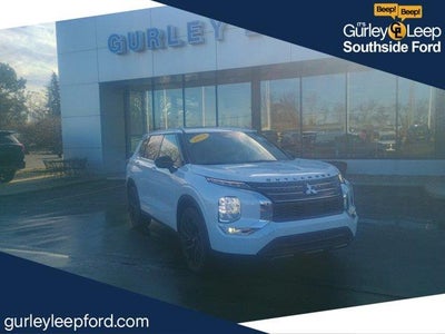 Photo of a 2024 Mitsubishi Outlander AWD SE 4DR SUV for sale