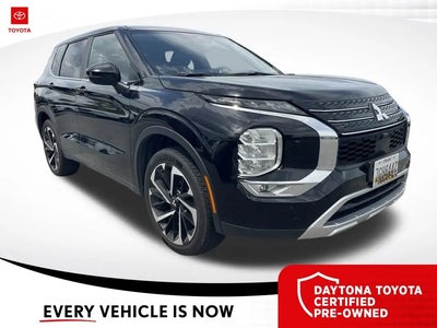 Photo of a 2024 Mitsubishi Outlander AWD SE 4DR SUV for sale