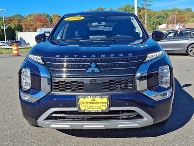Photo of a 2024 Mitsubishi Outlander AWD SE 4DR SUV for sale