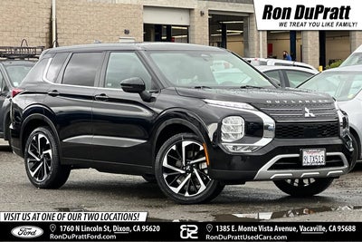 Photo of a 2024 Mitsubishi Outlander AWD SE 4DR SUV for sale