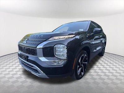 Photo of a 2024 Mitsubishi Outlander AWD SE 4DR SUV for sale