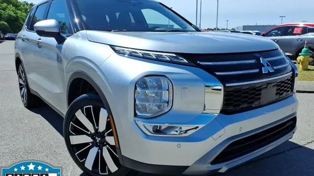 Preowned 2025 Mitsubishi Outlander SE for Sale