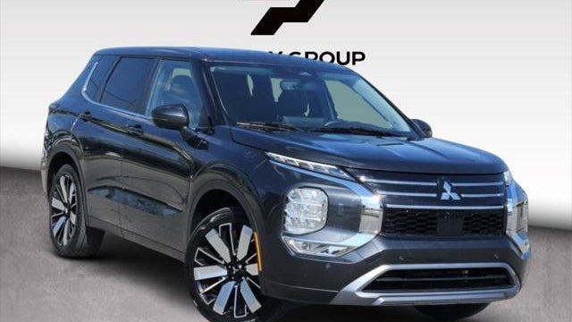 Preowned 2025 Mitsubishi Outlander SE for Sale