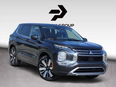 Photo of a 2025 Mitsubishi Outlander AWD SE 4DR SUV for sale