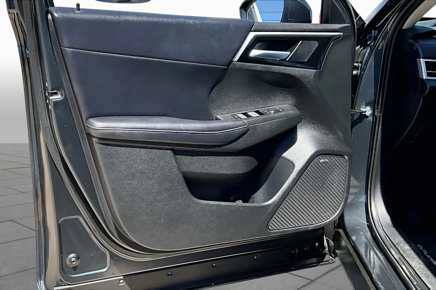 2025 Mitsubishi Outlander - $23,779