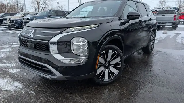 2025 Mitsubishi Outlander SE