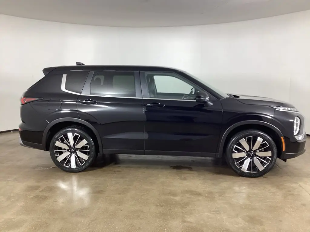2025 Mitsubishi Outlander - $26,084